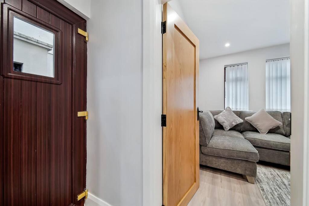 Ardoyne Lodge 'Sleeping 4 Guests' Belfast Luaran gambar